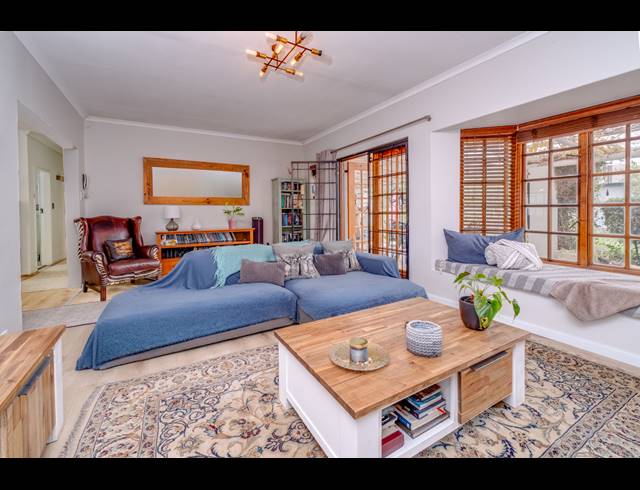 5 BEDROOM HOUSE FOR SALE IN PETERVALE